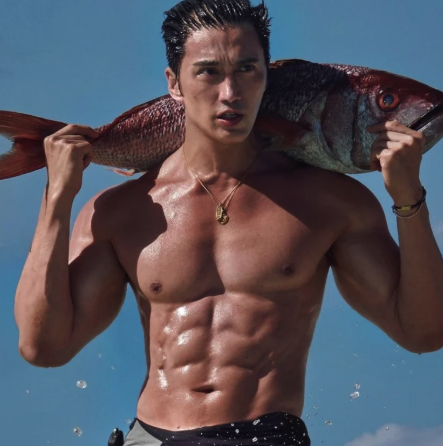 Chuando Tan segreti di giovinezza – ritratto del fotografo singaporiano dall’aspetto giovane